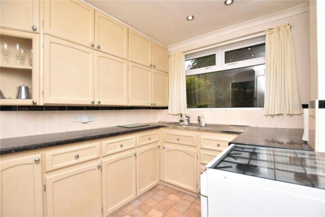 3 bed Semi-Detached for sale Image 12