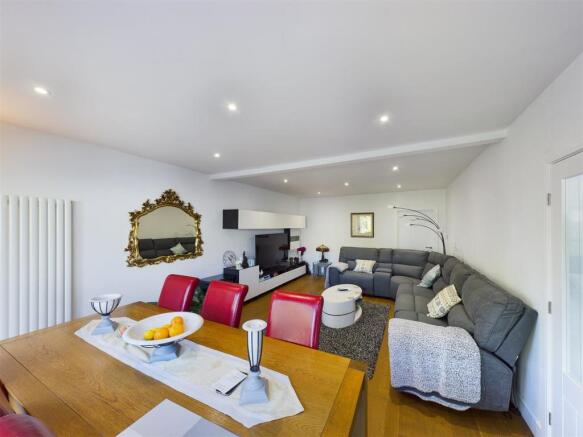Living/Dining Room.jpg