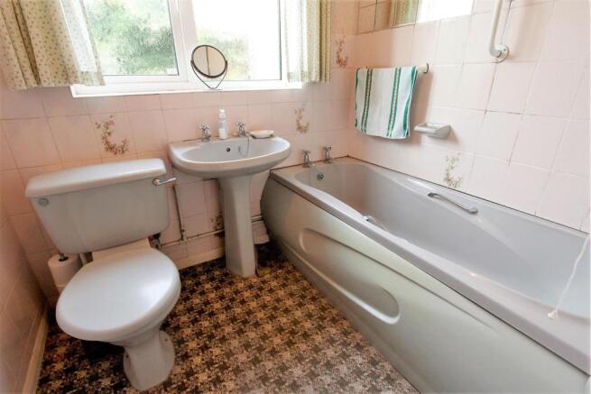 Bathroom.JPG
