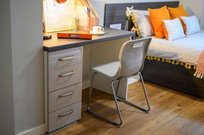 2 bed Apartment to rent Image 9