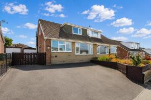 46, Moor Park Gardens, Dewsbury WF12 7AT