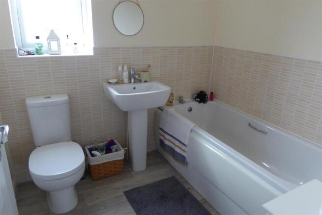 FAMILY BATHROOM