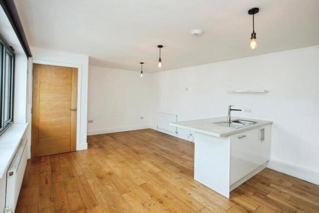 Kitchen/ Living Room