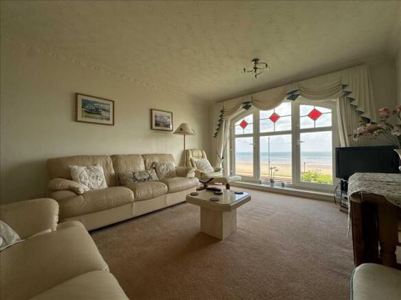 2 bed Flat for sale Image 7