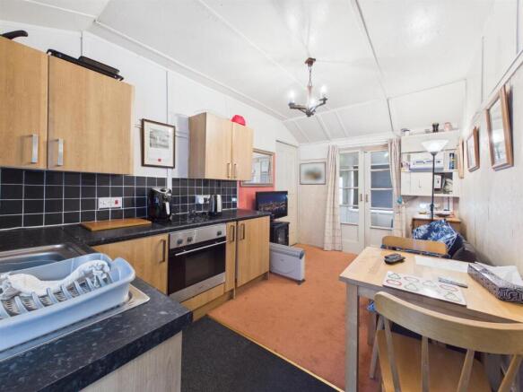 1 bed Bungalow for sale Image 6