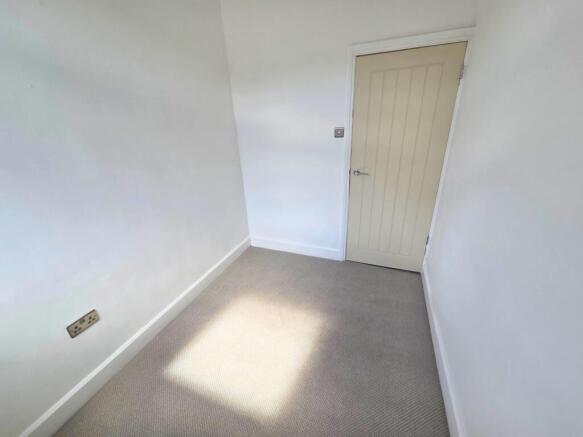 3 bed Terraced for sale Image 12