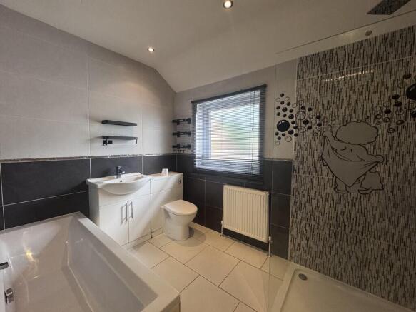 2 bed Flat to rent Image 6