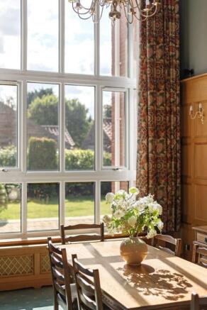4 bed Detached for sale Image 10