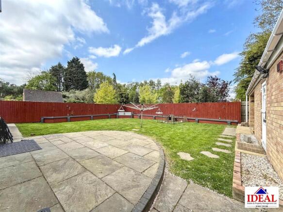 4 bed Detached Bungalow for sale Image 6