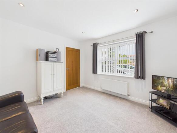 4 bed Detached for sale Image 7