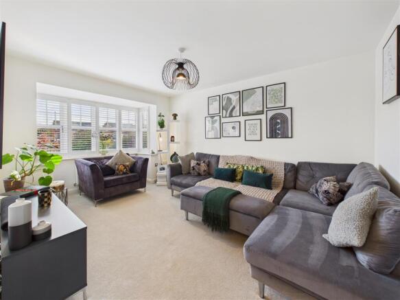 4 bed Detached for sale Image 4