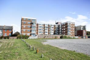 Flat 39, 11 Annes Court, Sea Front, Hayling Island PO11 0AJ