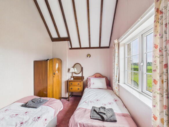 3 bed Semi-Detached for sale Image 12