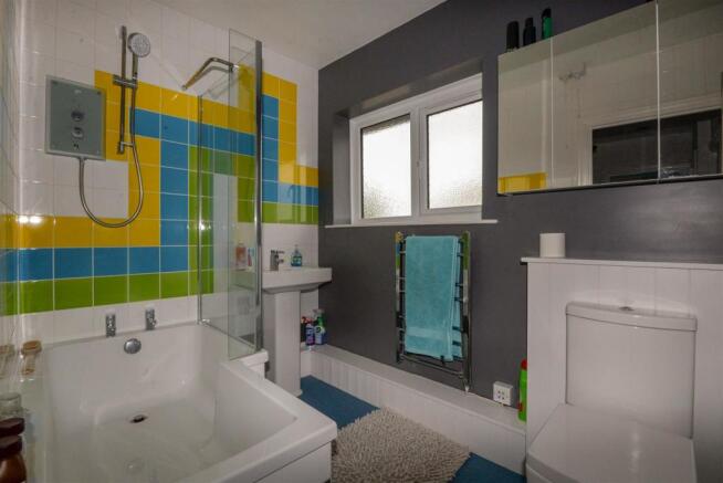 Bathroom 1.jpg