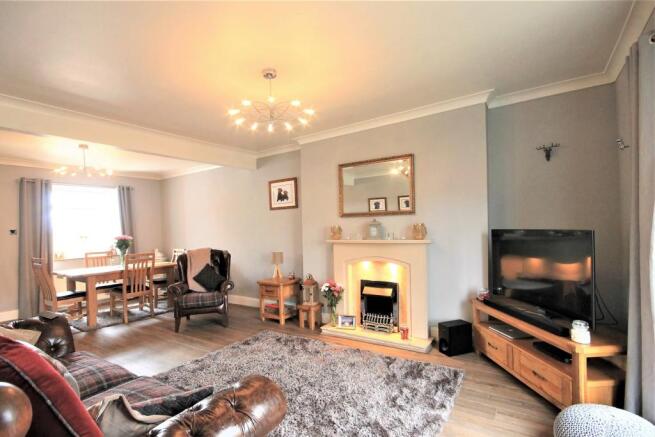 Lounge/Dining Room