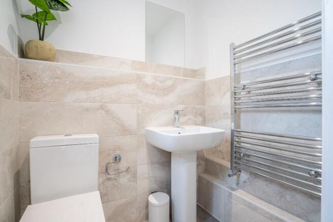 2 bed Terraced to rent Image 10