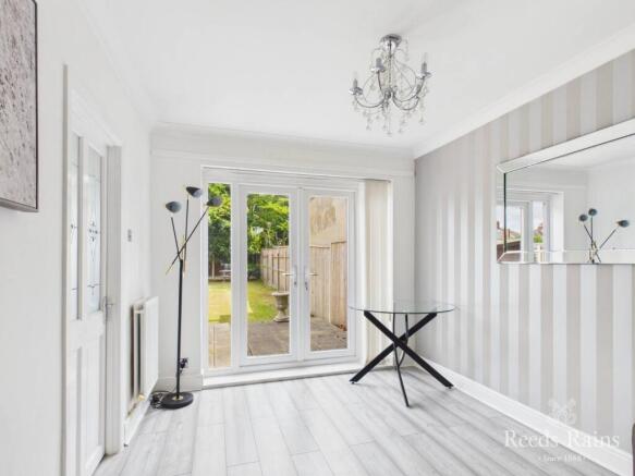 3 bed Semi-Detached for sale Image 6