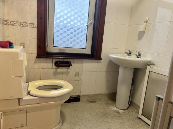 3 bed Terraced to rent Image 12