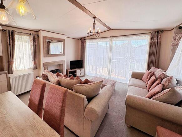 Oak Meadows, Hoburne Cotswolds, Cotswold Lakes photo 4