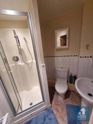 2 bed Flat to rent Image 10