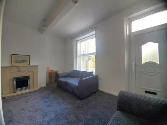 3 bed Terraced to rent Image 4