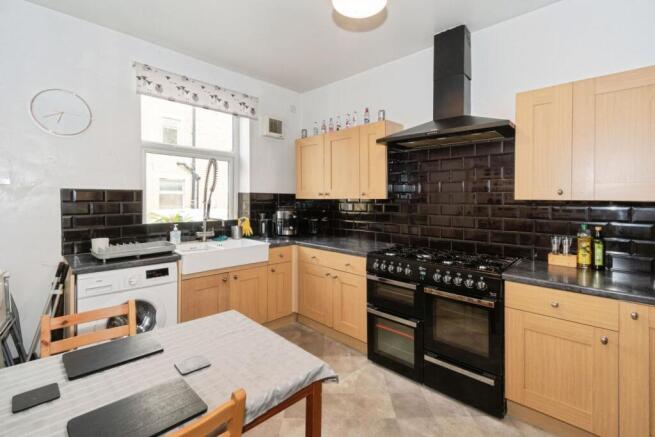 3 bed Terraced for sale Image 5
