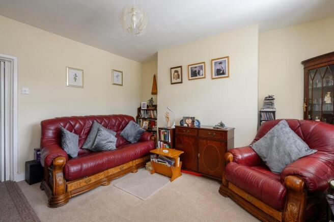 4 bed House for sale Image 11