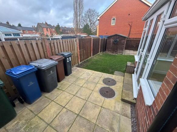 2 bed Semi-Detached to rent Image 6