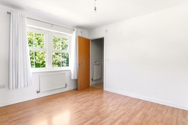 2 bed Flat for sale Image 8