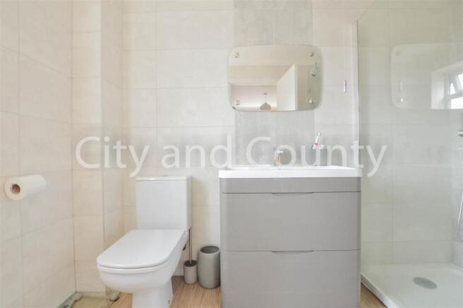 ensuite.jpg