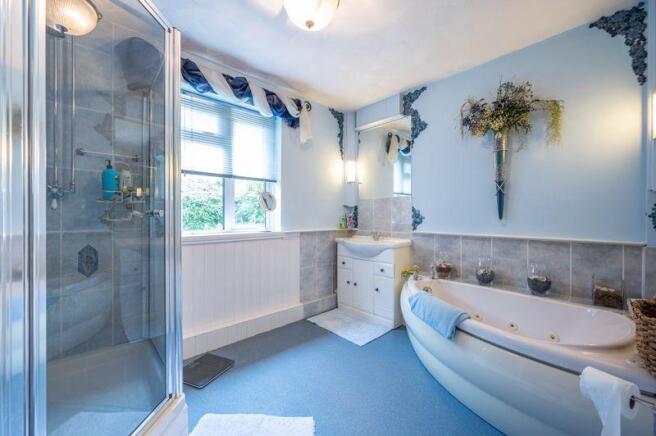 D/S Bathroom