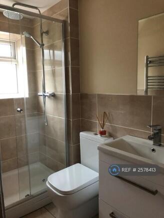 3 bed Terraced to rent Image 5