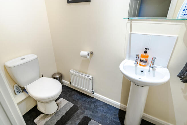 4 bed Semi-Detached for sale Image 7