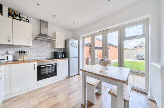 Cinnamon Close, Walton Cardiff, Tewkesbury photo 4