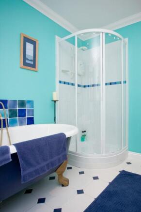 Famliy Bathroom