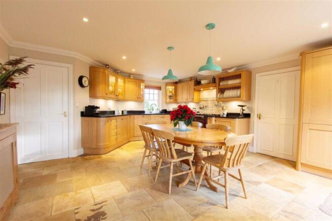 Kitchen/Breakfast Room