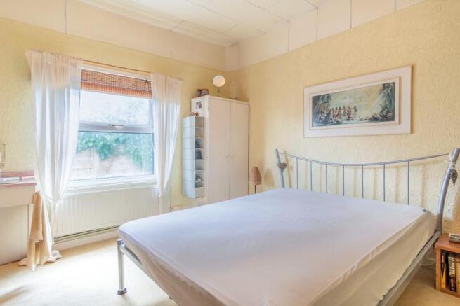 bedroom n