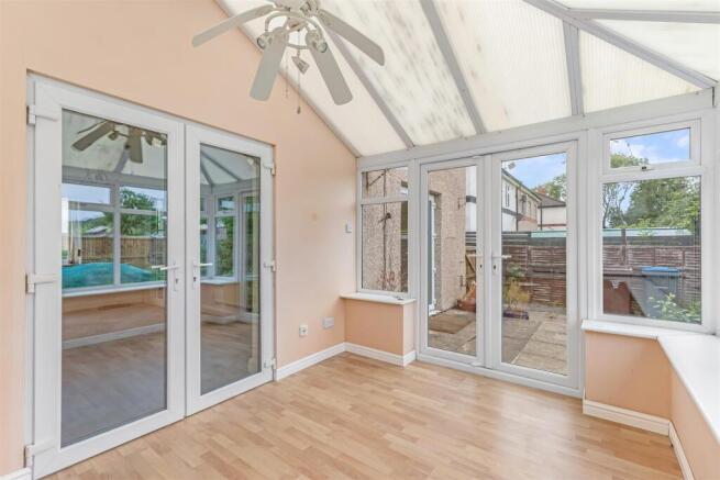 3 bed Semi-Detached for sale Image 8