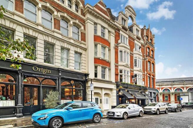 Flat 8, 11-12 West Smithfield, Clerkenwell, London, EC1A 9JR