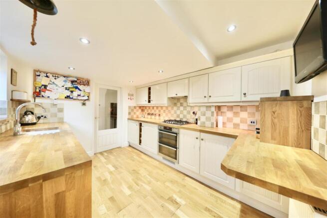 3 bed Detached for sale Image 5