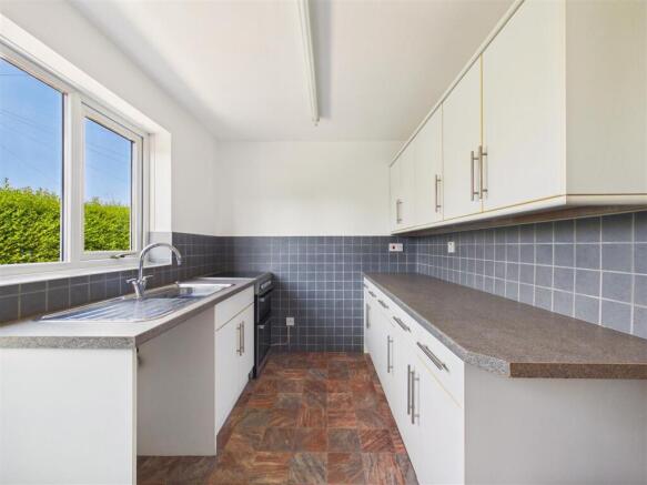 2 bed Semi-Detached Bungalow for sale Image 4