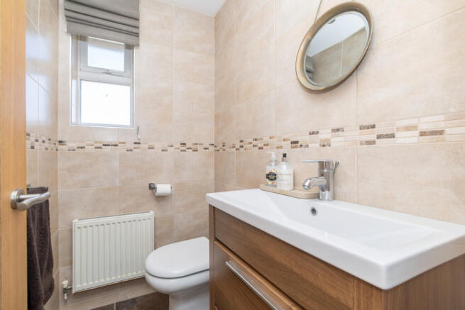 4 bed Detached for sale Image 10