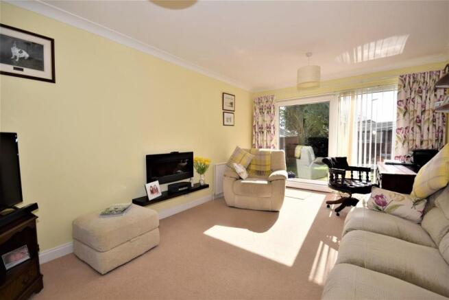 SITTING ROOM.JPG