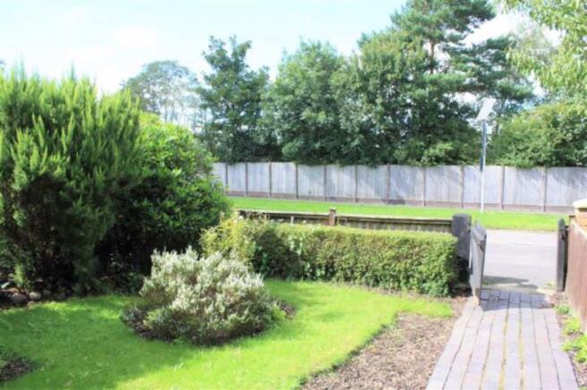 FRONT GARDEN
