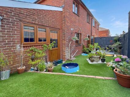 Mill Hill Road, Cowes, PO31