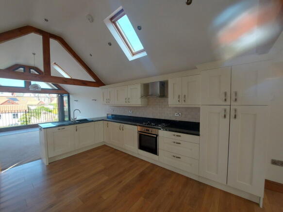 2 bed Coach House to rent Image 7