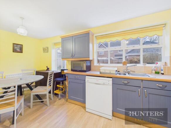 4 bed Detached for sale Image 8