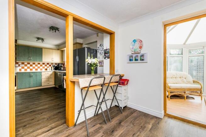 Kitchen / Dining Roo