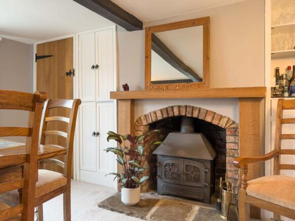 4 bed Semi-Detached for sale Image 7