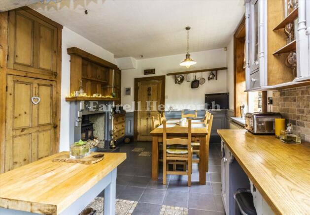 Kitchen Diner 6